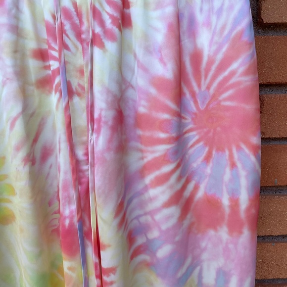 Lovers + Friends Silky Tie Dye Joggers Size Medium - Picture 2 of 11